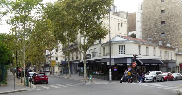Bd Péreire nord vue de la rue de Tocqueville vers le nord 2