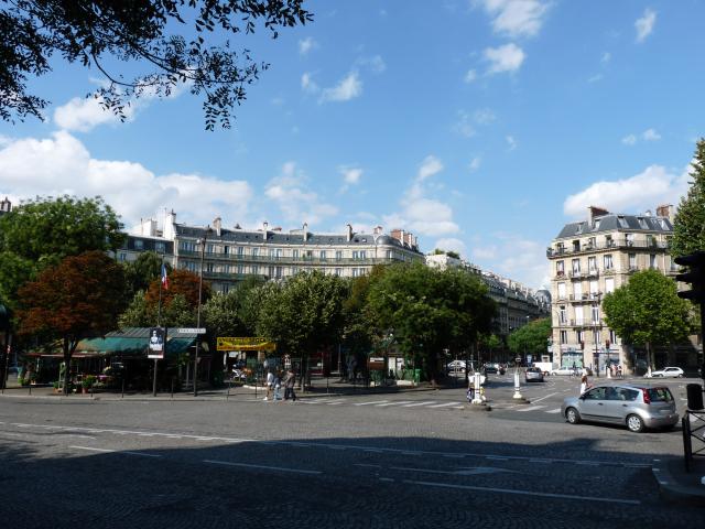 La place des Ternes à Paris, vue de la rue du Faubourg St. Honoré