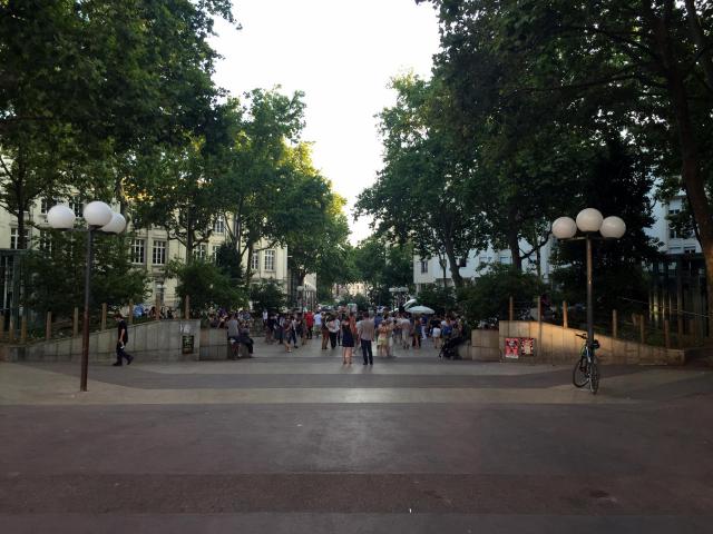 Cette image a été créée par un iPhone 6 .