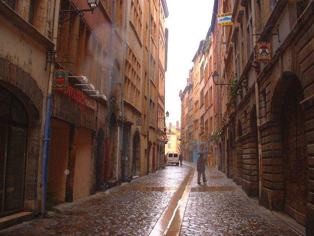 rue Juiverie à Lyon, France.