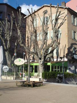 La place Bellevue à Caluire (Rhône)