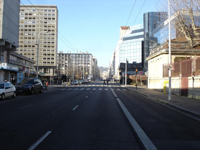 Le cours Lafayette à Lyon au niveau de la rue Garibaldi.