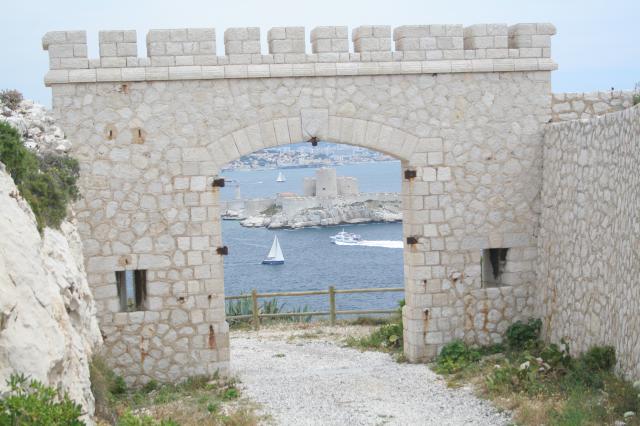 Entrée du Fort de Ratonneau sur l'archipel du Frioul près de MArseille (France)