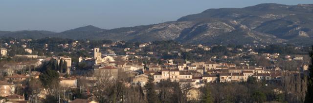 Village de Château-Gombert (banlieu de Marseille) prise des hauteurs du Collet Redon
