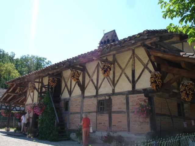 Ferme typique incluse dans l'espace des pays de Bresse à Saint-Etienne-du-Bois (Ain)