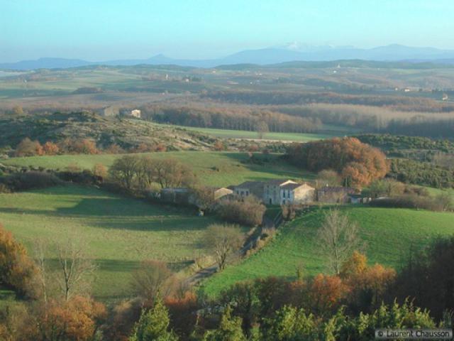 Ferme dans les collines de la Piège