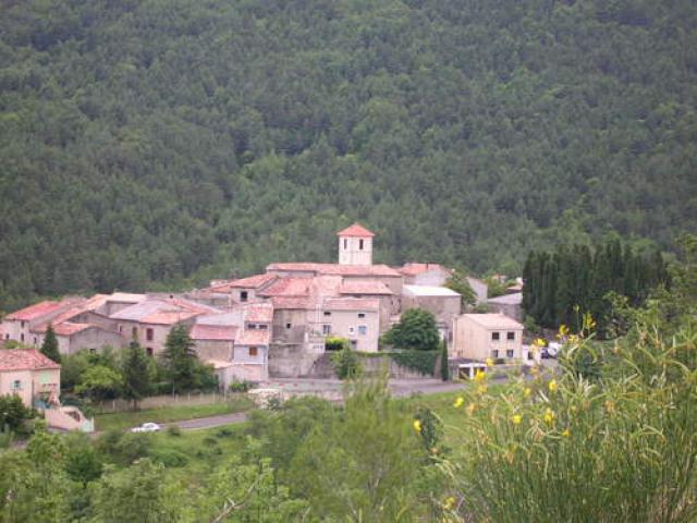 GINOLES - Le village (Aude)