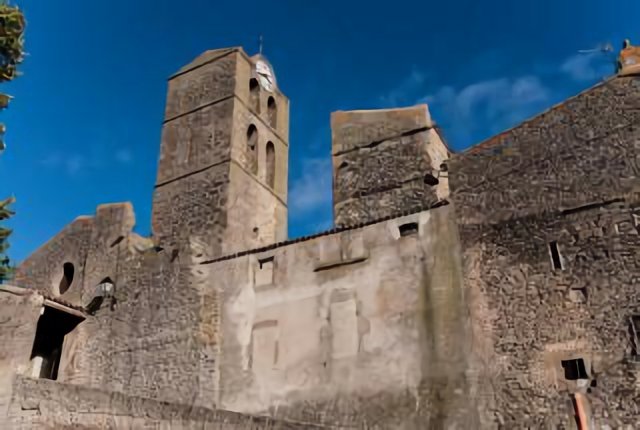 Aigues Vives. Aude. Plaçe de L'Eglise.