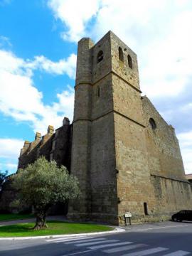 France, l'église médiéval Saint-Étienne‎ dans le village de Pépieux