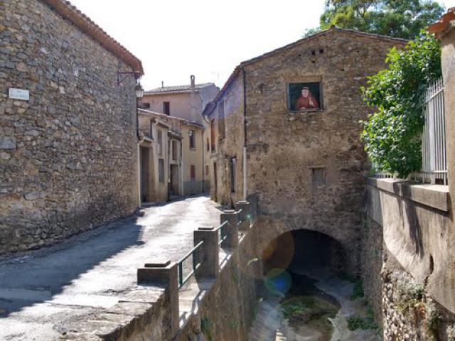 The quiet side streets of Saint-Hilaire.