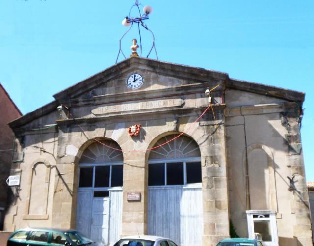 Salle municipale à Laure-Minervois (1894, an 102)