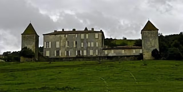 Castèl de Caudaval de Rasés