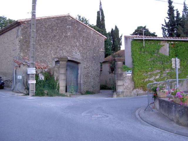 Preixan. Corner Chemin des Olivettes with Chemin Pech de Gouzzenne