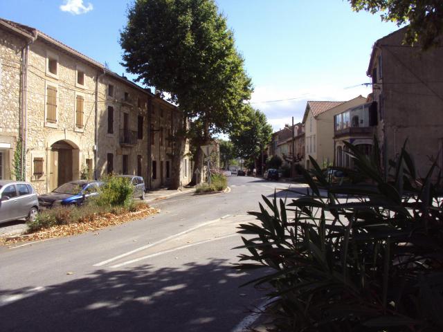 Avenue de la Gare à Bize-Minervois (Aude, France)
