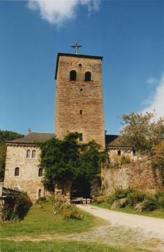Tour Saint-Bernard, entrée de l'abbaye de Bonnecombe.