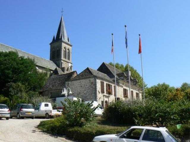 La Fouillade (L'église et la mairie)