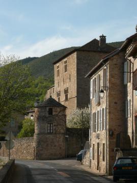 Château de Versols fief de la famille "de Roquefeuil-Versols" dans la commune de "Versols et Lapeyre" département de l'Aveyron.