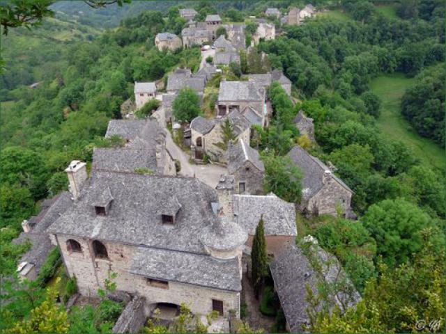 Rodelle: Vue du rocher.