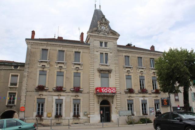Mairie de Poncin.