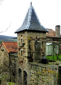 ST-FELIX de Sorgues - au village.