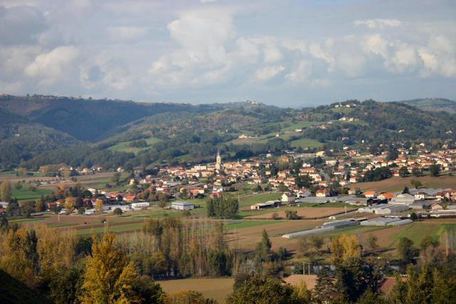 Livinhac le Haut - au premier plan le Lot - vue depuis le carrefour D42-D963