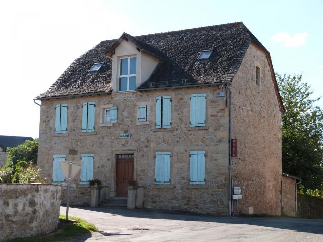 Façade principale de la mairie de Vaureilles
