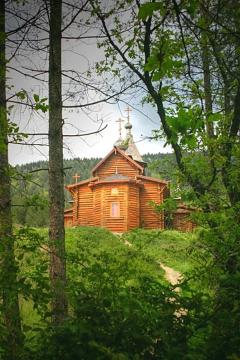 Église orthodoxe russe de l'Etimasis, à Sylvanès (Aveyron)