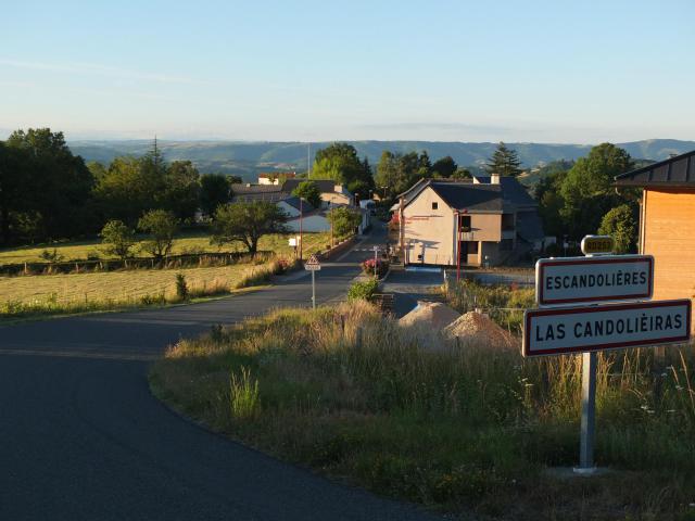 Village d'Escandolières dans le département de l'Aveyron (12), France