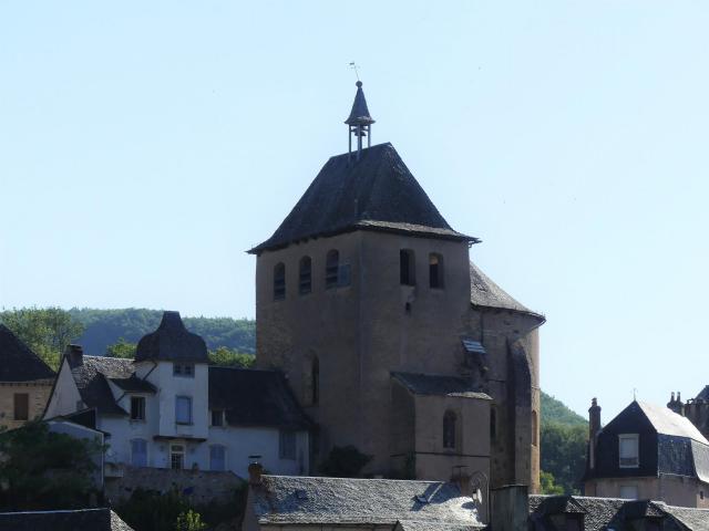 L'église de Coubisou, Aveyron, FRance.