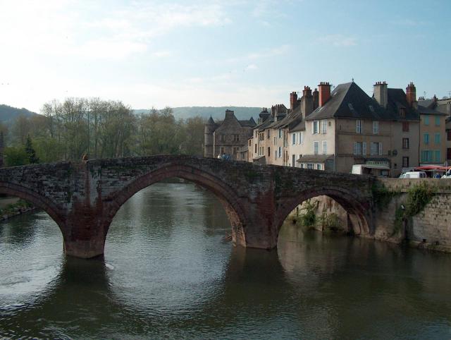 Pont d'espalion, un jour de marché