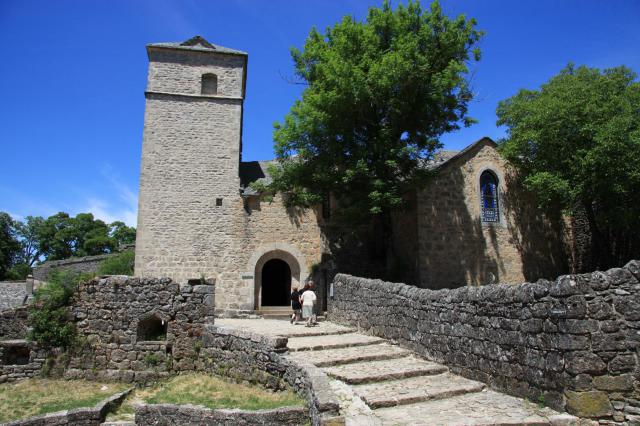 L'église Saint-Christophe à la Couvertoirade en Aveyron (France)