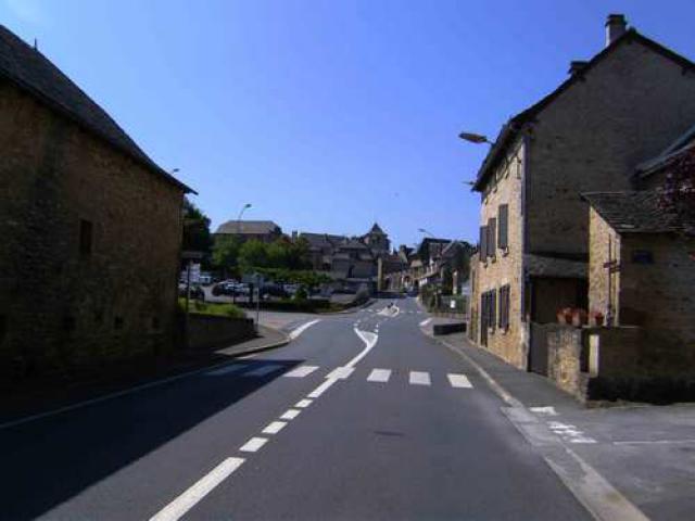 Montbazens: Avenue du Segalas