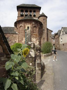 SEBRAZAC [12] - Eglise en grès rose. (août 2005)