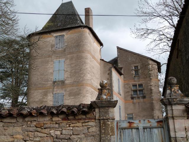 Cet édifice est répertorié dans la base Mérimée, base de données sur le patrimoine architectural français du ministère de la Culture, sous…