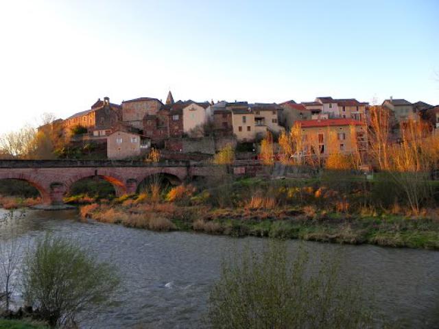 MONTLAUR - pont sur le Dourdou de Camarés.