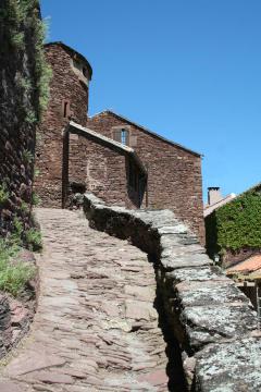 Combret (Aveyron) - tour et ruelle