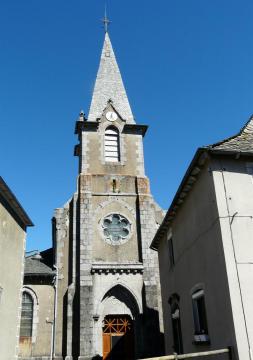 L'église de Curières, Aveyron, France.