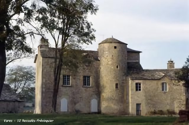 12 Recoules-Prévinquières - Vares Maison forte (1991)