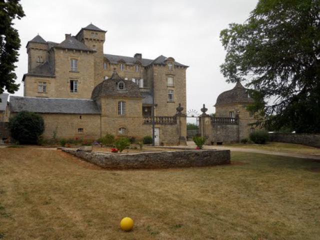 Château de Vares (vue 1) # Aveyron (12) .