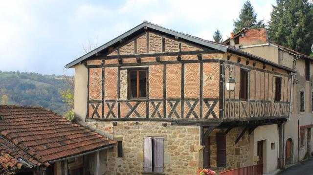 Maison à colombages à Aubin.
