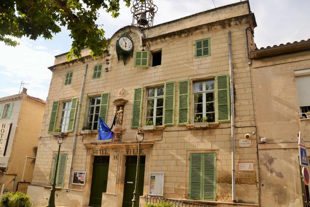 L'hôtel de ville de Barbentane, ancien hôtel des barons de Chabert.