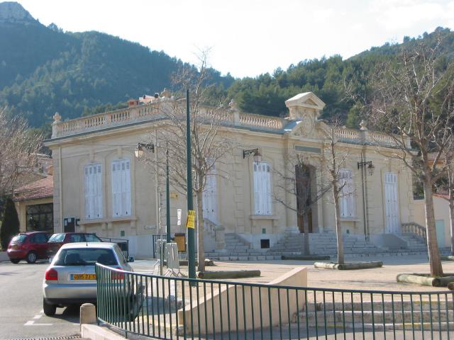 Hôtel de Ville de Cadolive, Bouches-du-Rhône, France. Photo prise le 1er mars 2006. Auteur : Ludovic Ruat (utilisateur:civodule)