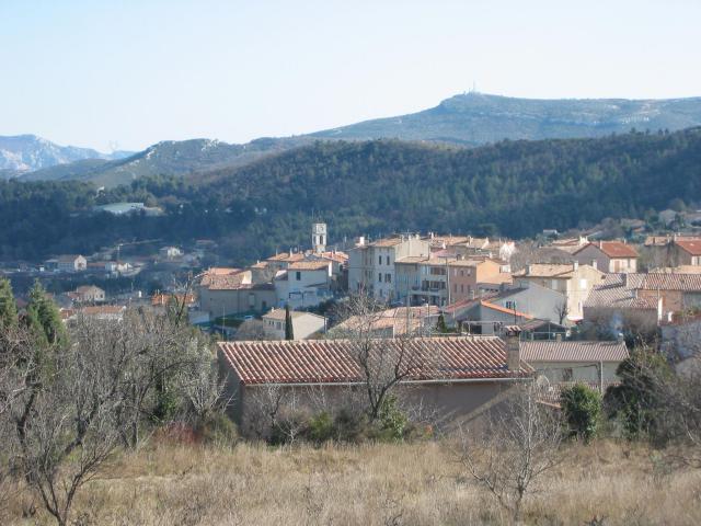 fr:Cadolive, Bouches-du-Rhône, France. Photo prise depuis la D7, à l'entrée ouest du village, côté fr:Saint-Savournin. Photo prise le 1er…