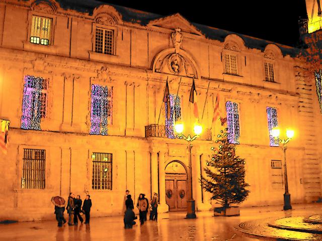Façade de l'hôtel de ville d'Aix-en-Provence.