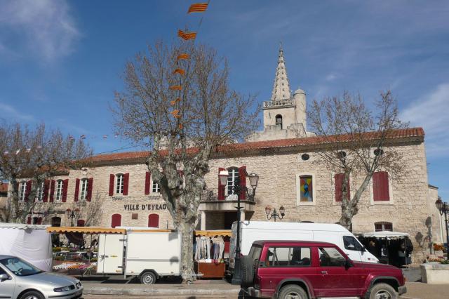 Place à Eyragues.