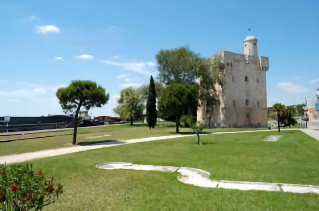 La Tour Saint Louis