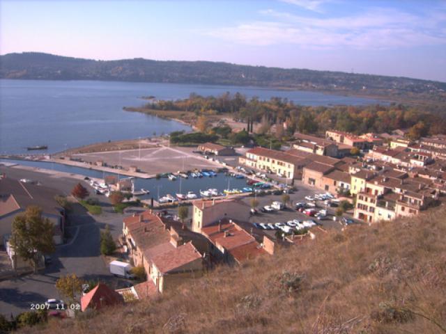 Vue sur le port du Pertuis et anse de la Poudrerie