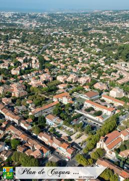 Vue du village, à l'horizon Marseille et la mer