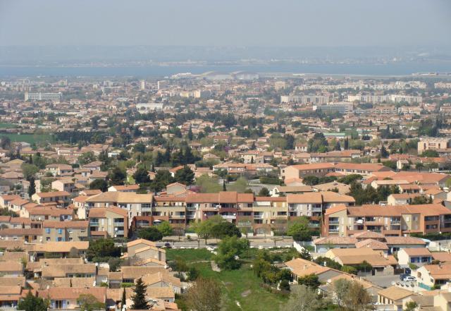 Gignac-la-Nerthe (quartier de Laure), Marignane et l'étang de Berre, vus de la colline de Saint-Michel de Gignac.