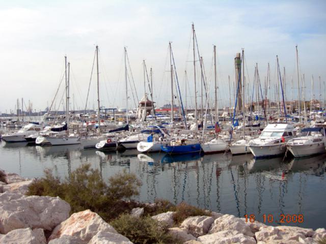 Fos sur mer , le port.